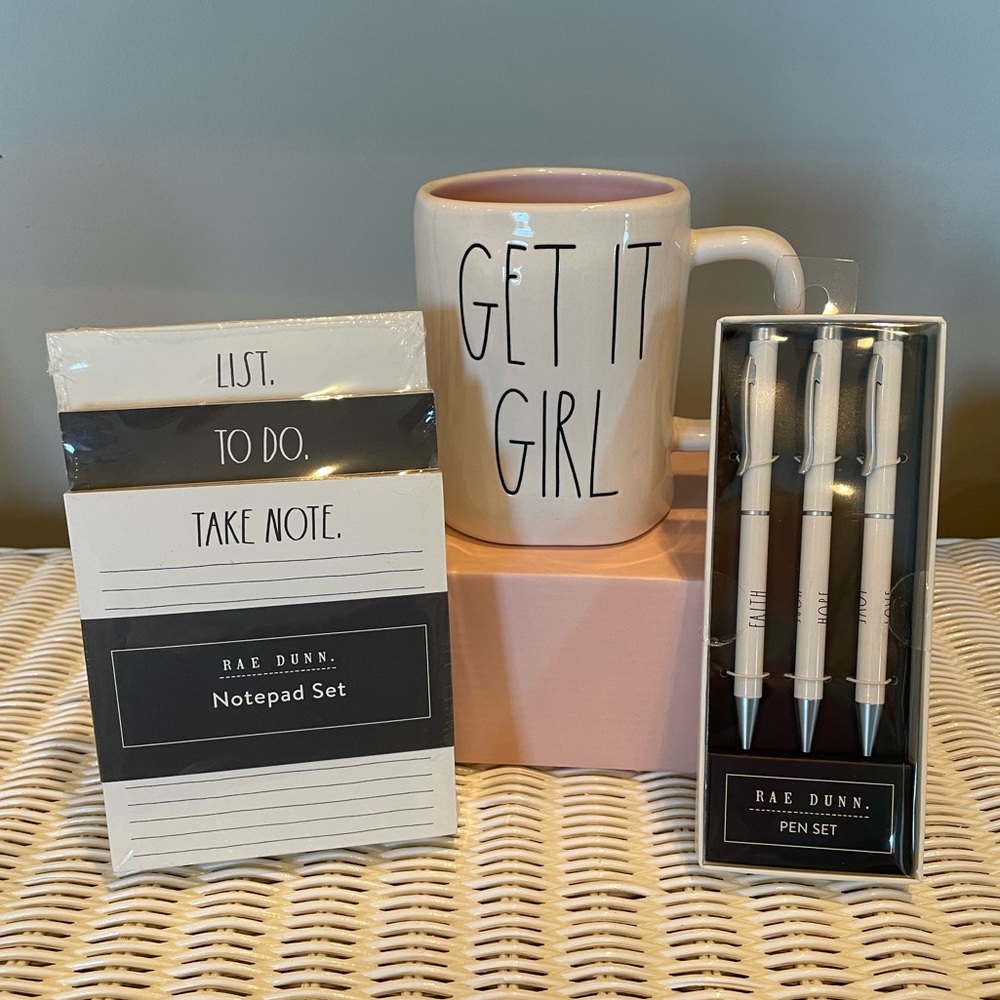 Rae Dunn Mug Set
